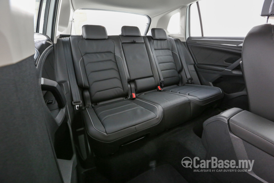 Volkswagen Tiguan Mk2 (2017) Interior