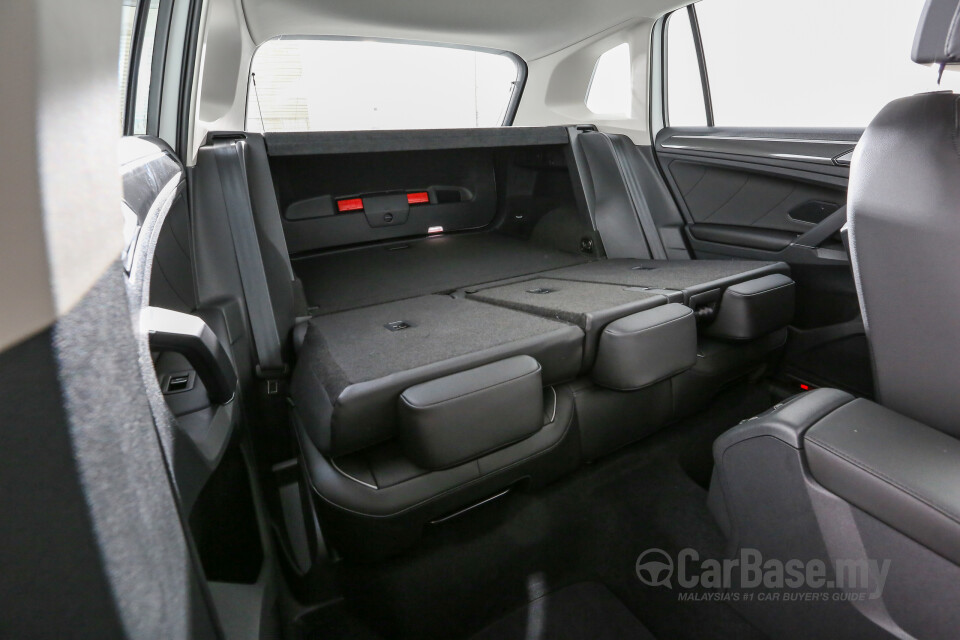 Nissan Navara D23 Facelift (2021) Interior