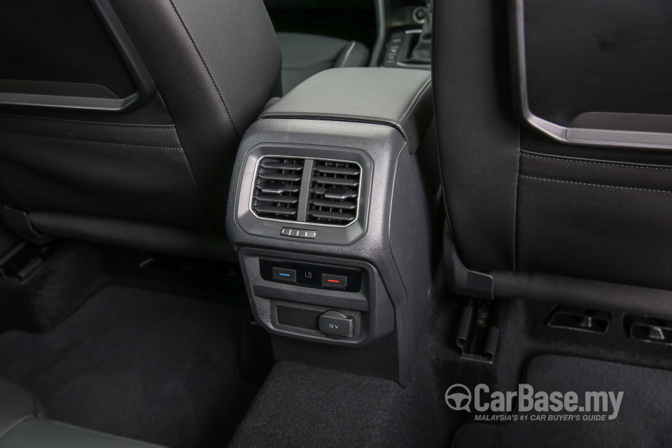Volkswagen Tiguan Mk2 (2017) Interior