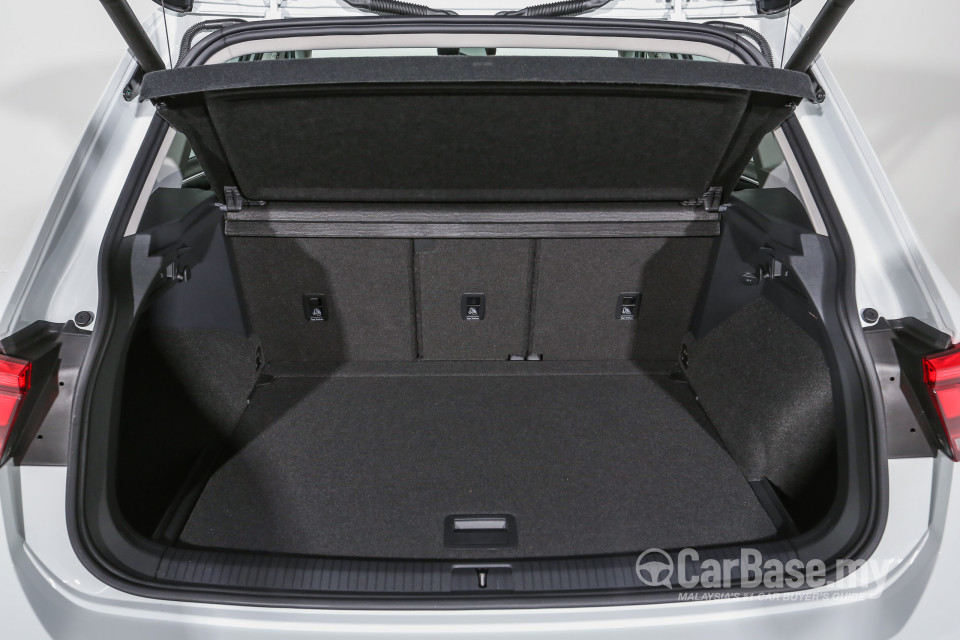 Volkswagen Tiguan Mk2 (2017) Interior