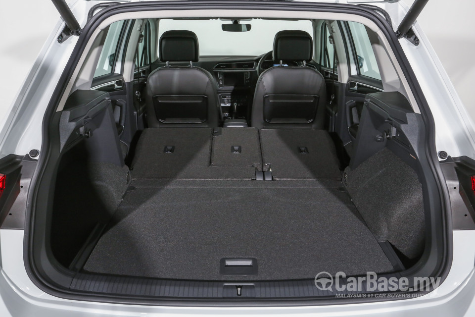 Volkswagen Tiguan Mk2 (2017) Interior