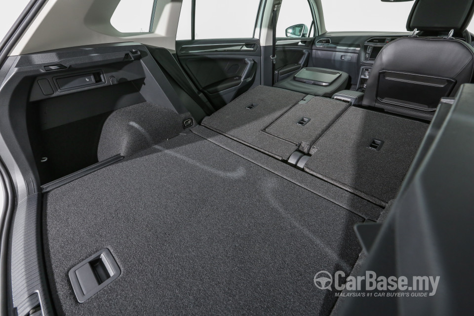 Volkswagen Tiguan Mk2 (2017) Interior