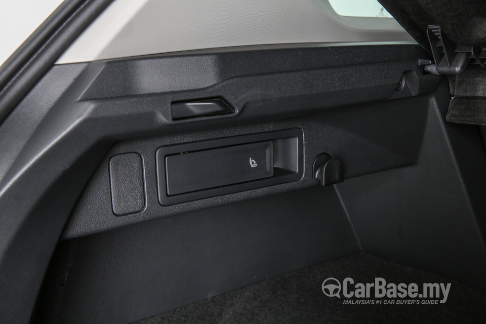 Volkswagen Tiguan Mk2 (2017) Interior