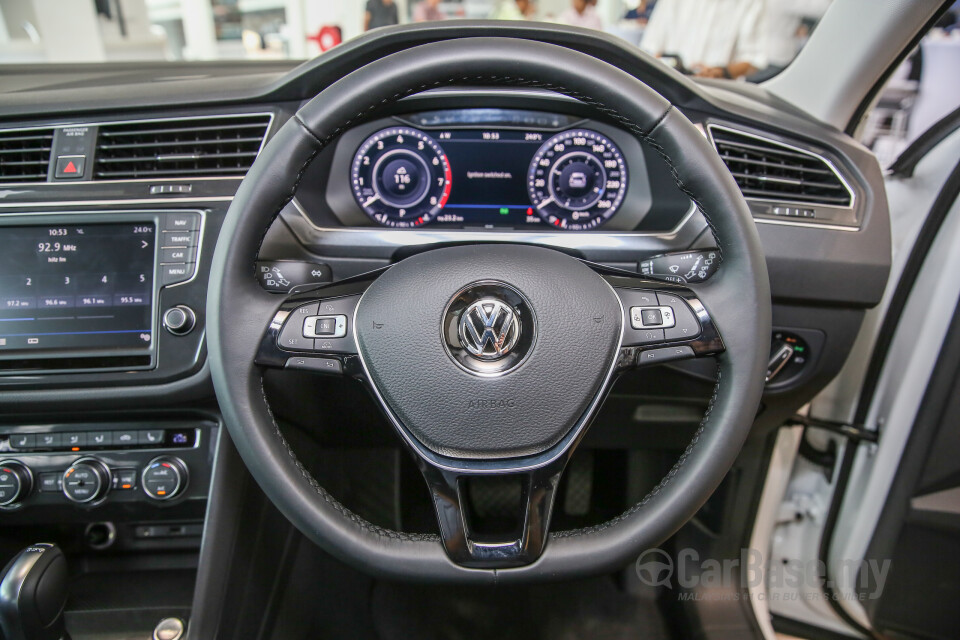 Proton Exora Mk1 RC (2019) Interior