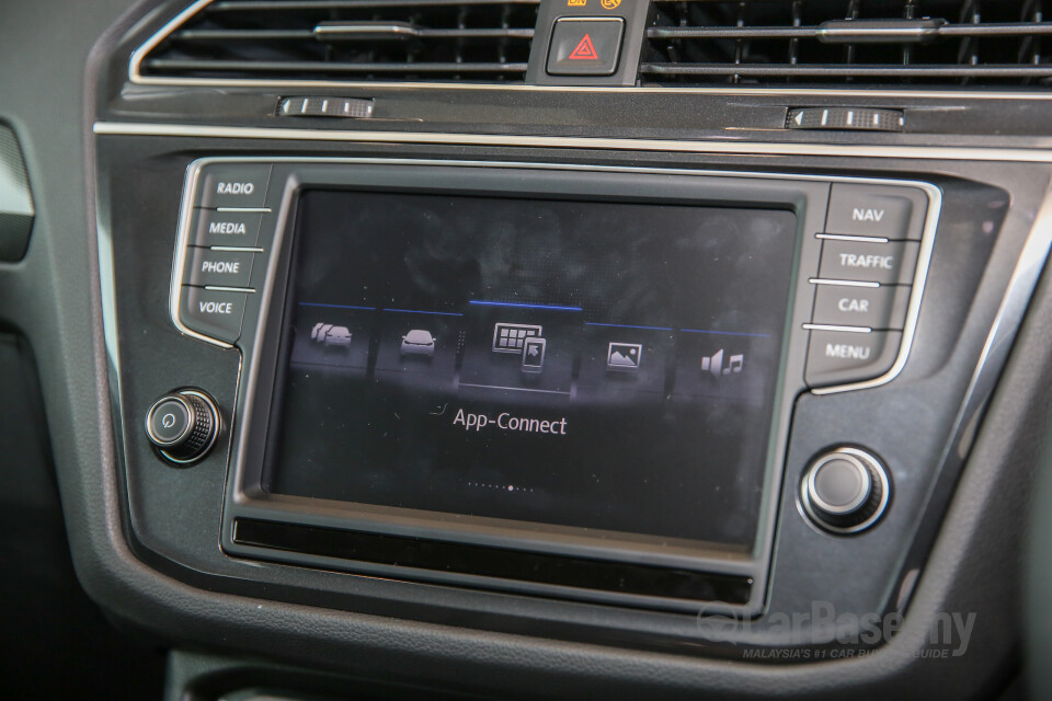 Nissan Navara D23 Facelift (2021) Interior