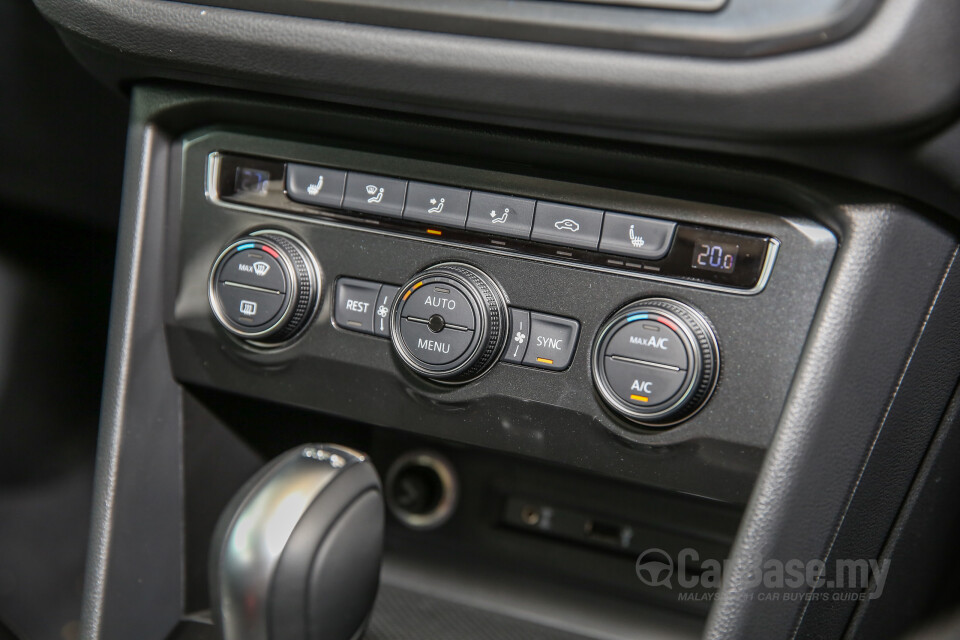 Nissan Navara D23 Facelift (2021) Interior