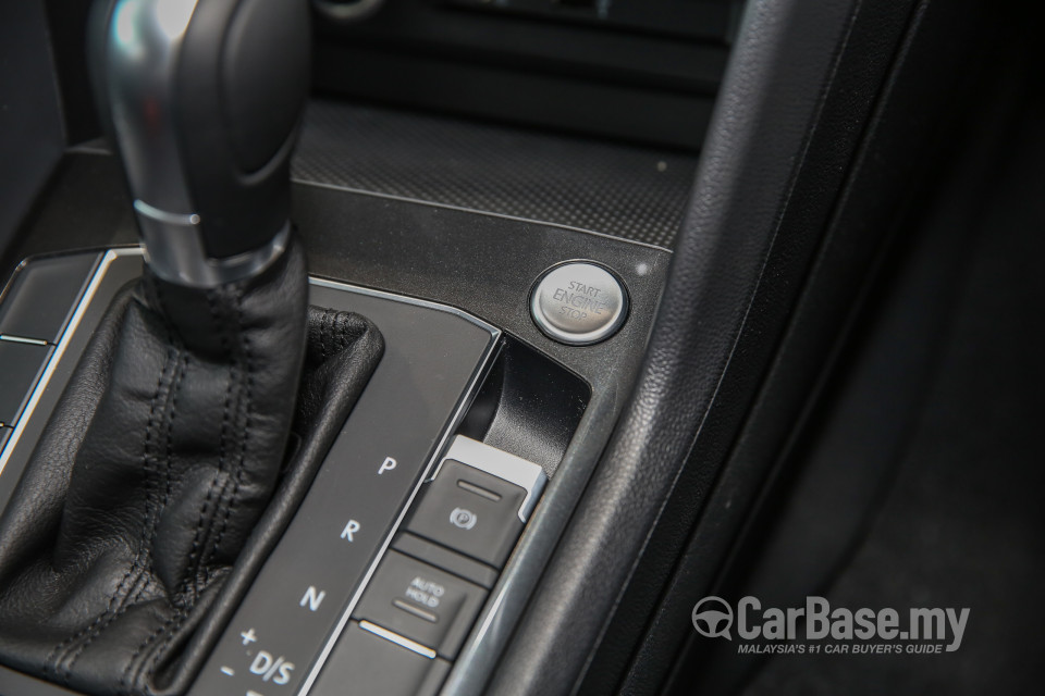 Volkswagen Tiguan Mk2 (2017) Interior