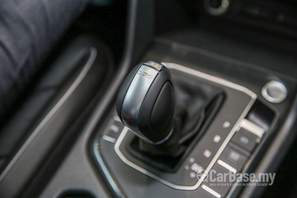 Volkswagen Tiguan Mk2 (2017) Interior