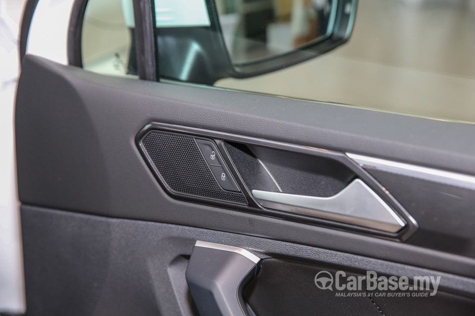 Volkswagen Tiguan Mk2 (2017) Interior