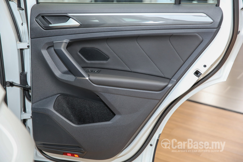 Volkswagen Tiguan Mk2 (2017) Interior