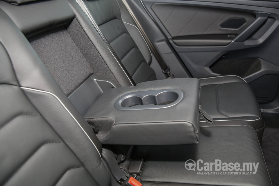 Volkswagen Tiguan Mk2 (2017) Interior