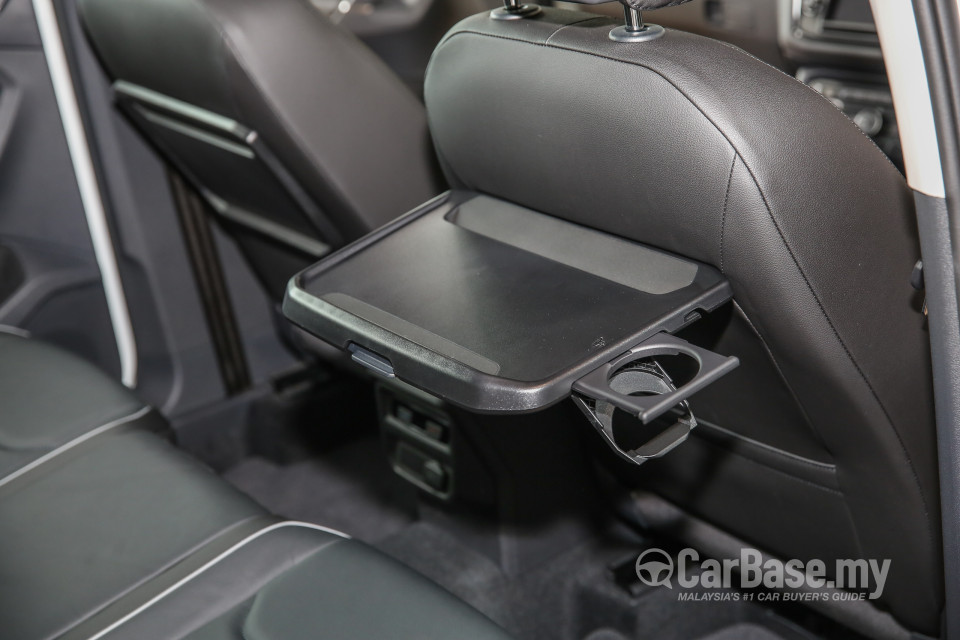 Volkswagen Tiguan Mk2 (2017) Interior