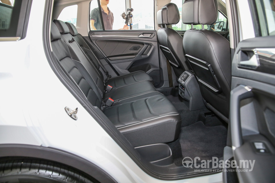 Volkswagen Tiguan Mk2 (2017) Interior