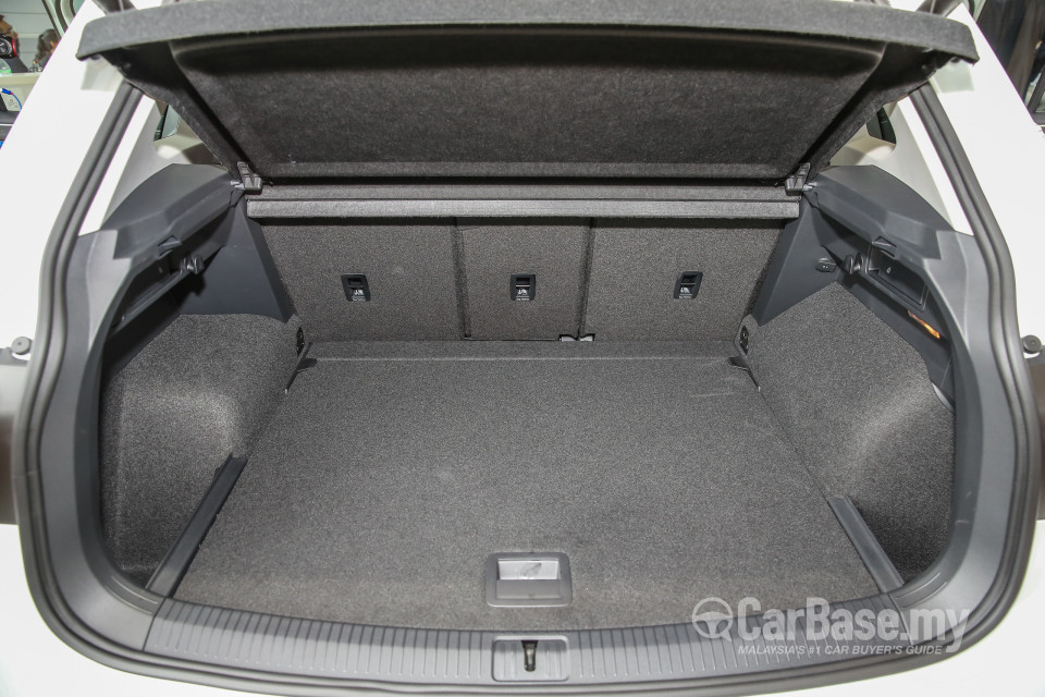 Volkswagen Tiguan Mk2 (2017) Interior