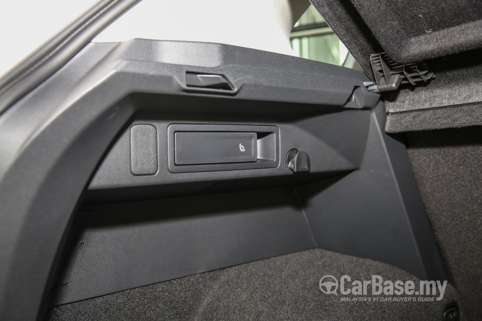 Volkswagen Tiguan Mk2 (2017) Interior