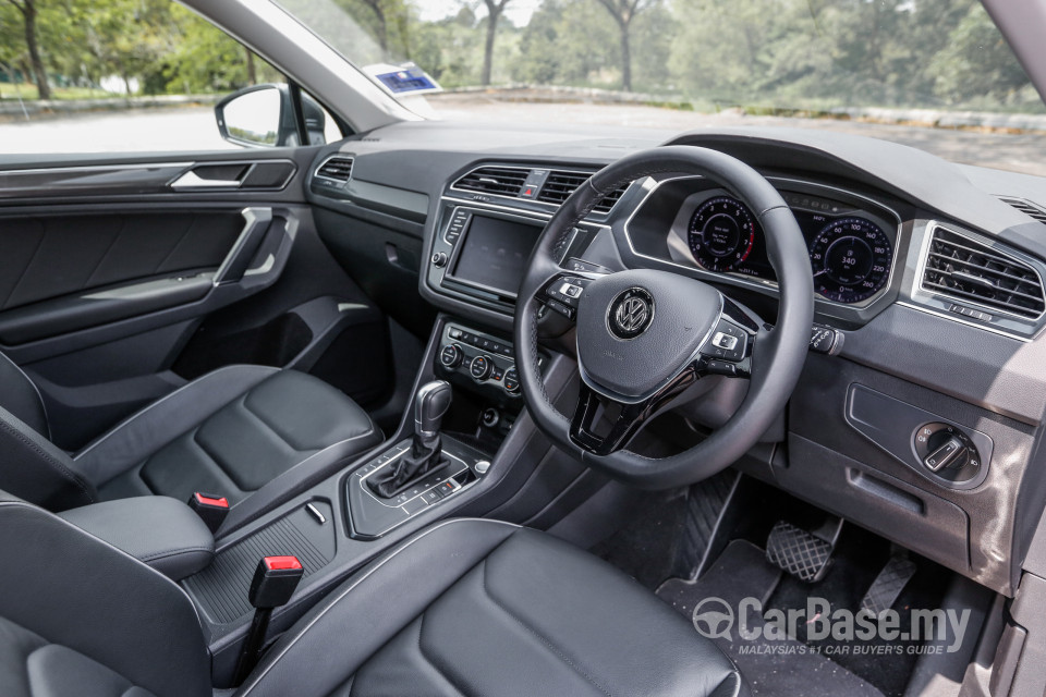 Volkswagen Tiguan Mk2 (2017) Interior