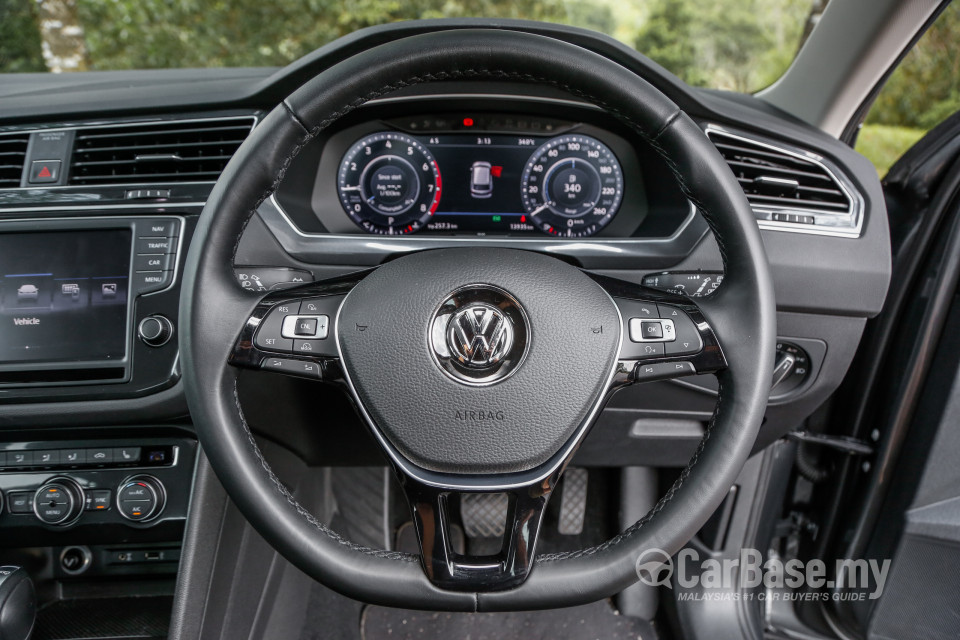 Volkswagen Tiguan Mk2 (2017) Interior
