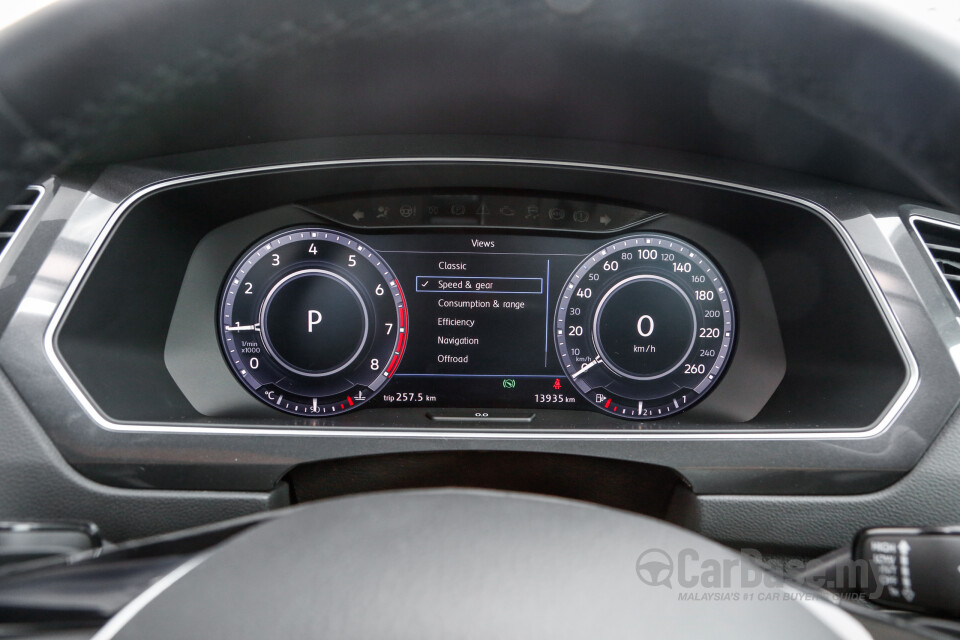 Perodua Aruz D38L (2019) Interior