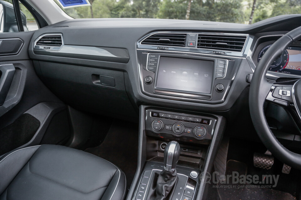 Toyota Fortuner AN160 (2016) Interior