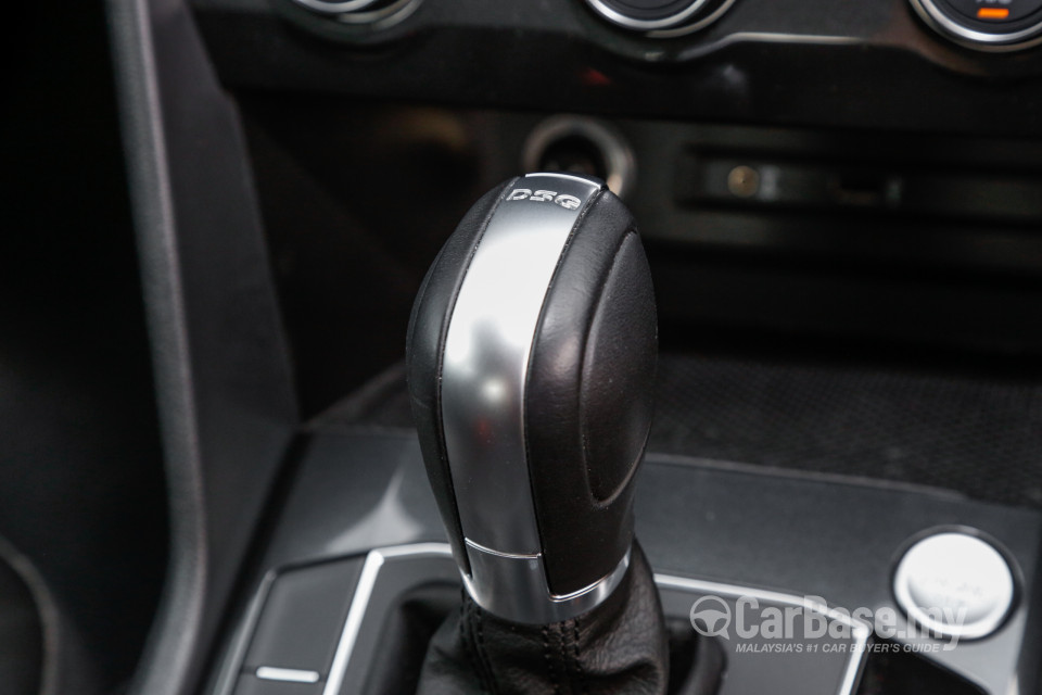 Volkswagen Tiguan Mk2 (2017) Interior