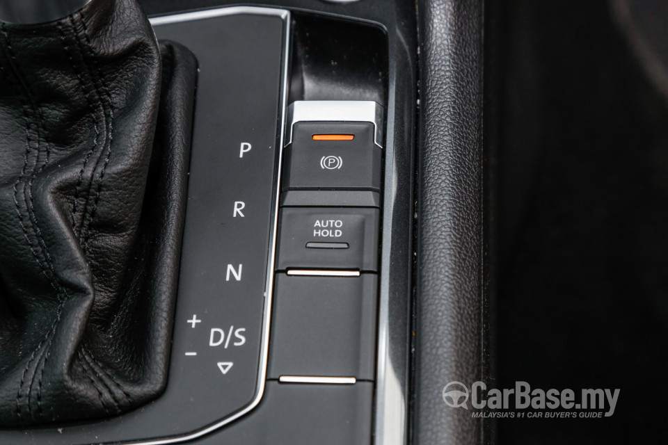 Volkswagen Tiguan Mk2 (2017) Interior