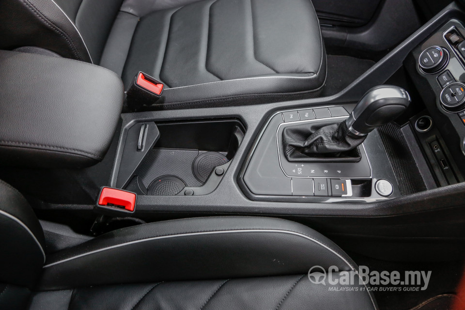 Volkswagen Tiguan Mk2 (2017) Interior
