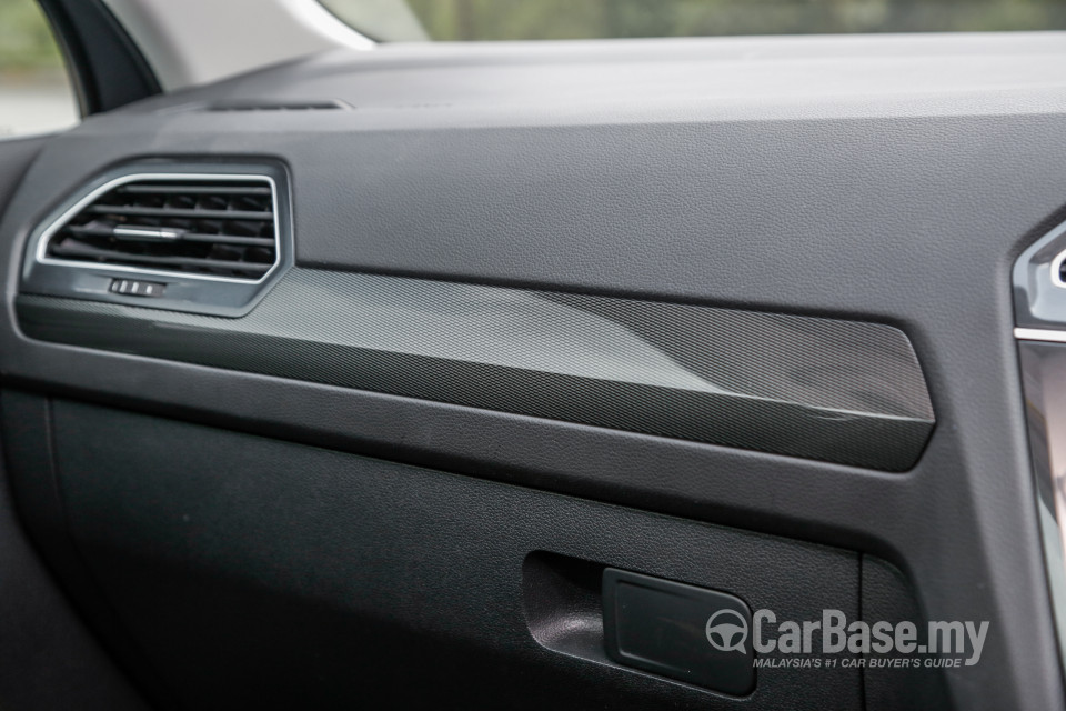 Volkswagen Tiguan Mk2 (2017) Interior