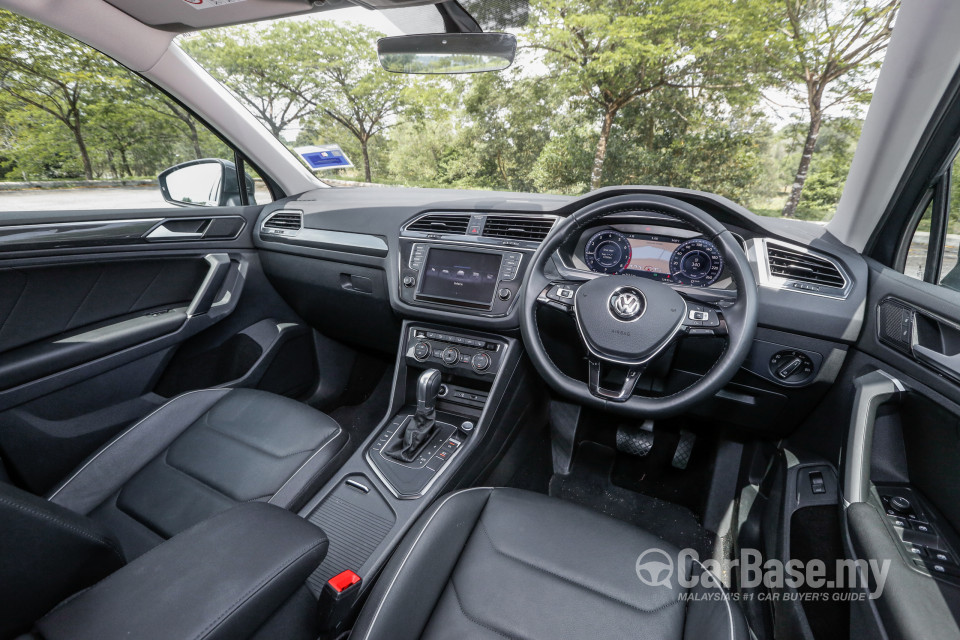 Volkswagen Tiguan Mk2 (2017) Interior