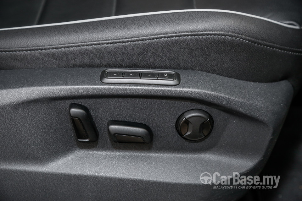Volkswagen Tiguan Mk2 (2017) Interior
