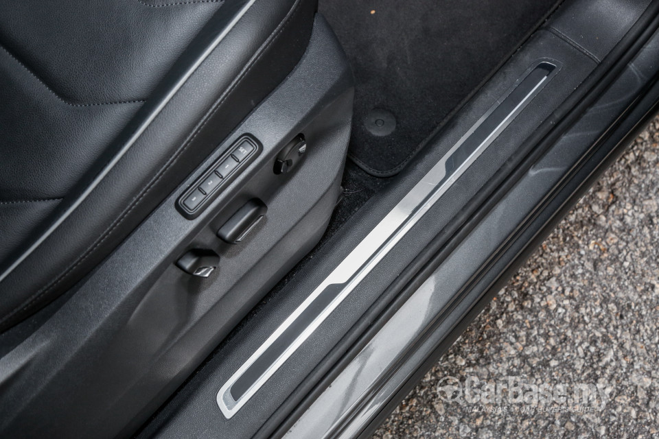 Volkswagen Tiguan Mk2 (2017) Interior