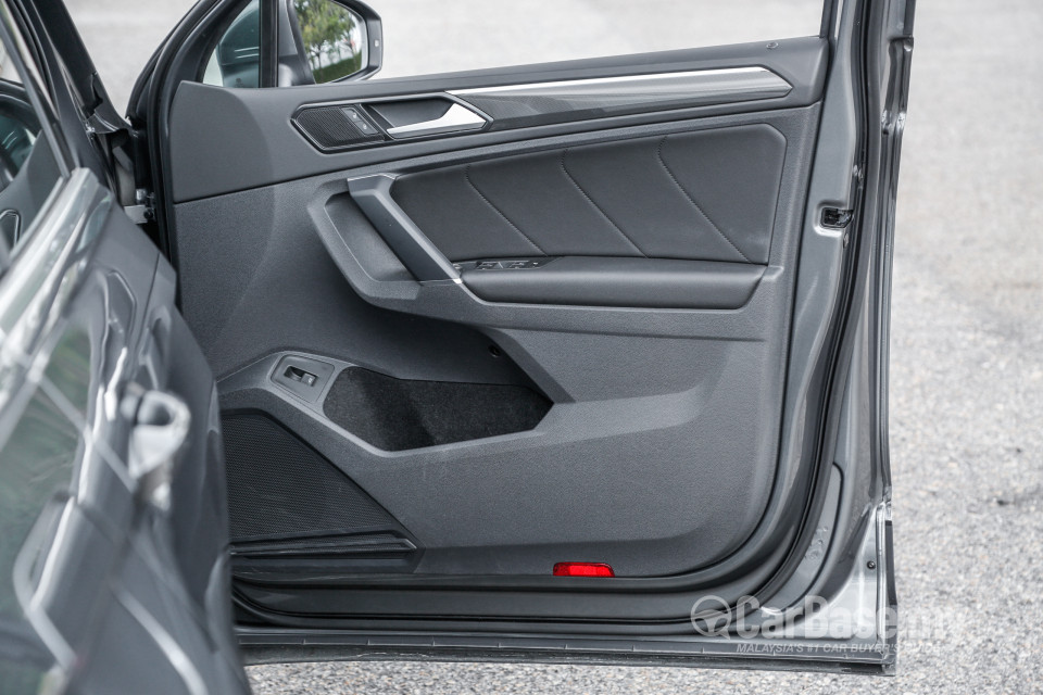 Volkswagen Tiguan Mk2 (2017) Interior