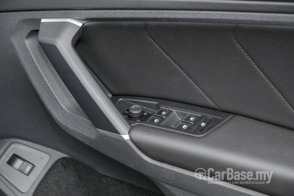 Volkswagen Tiguan Mk2 (2017) Interior