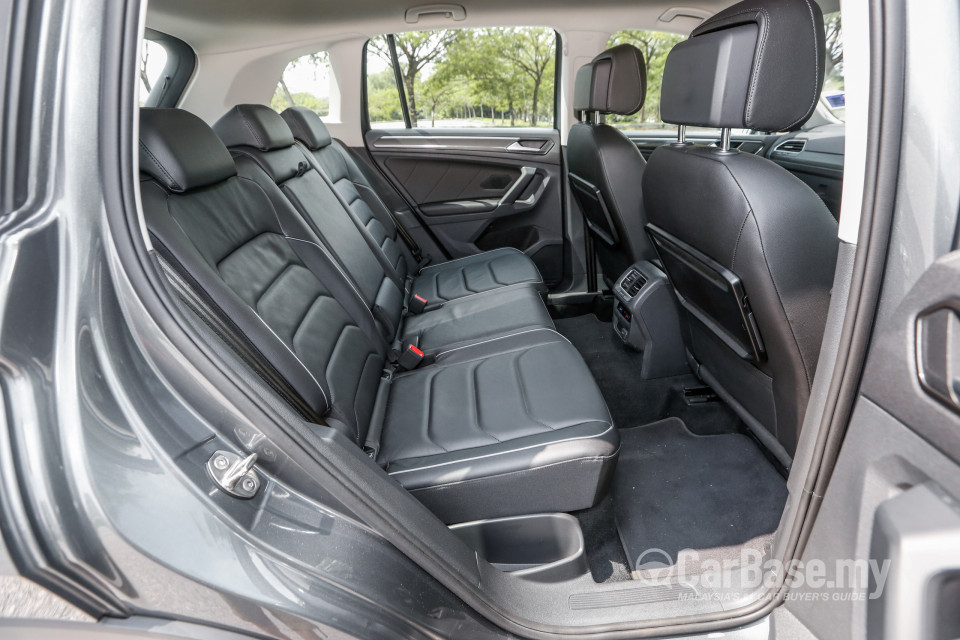 Volkswagen Tiguan Mk2 (2017) Interior