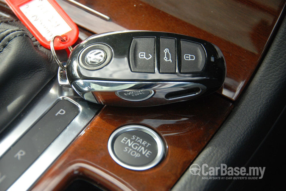 Volkswagen Touareg Mk2 (2010) Interior