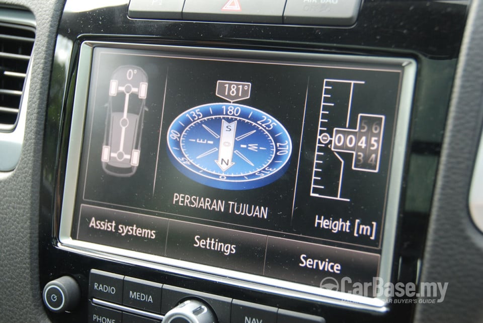 Volkswagen Touareg Mk2 (2010) Interior