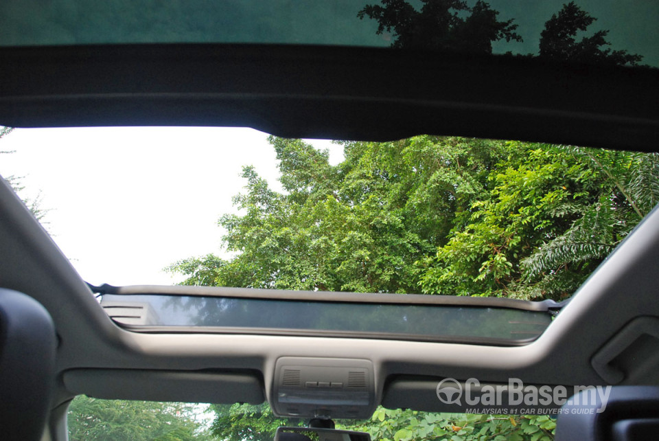 Volkswagen Touareg Mk2 (2010) Interior