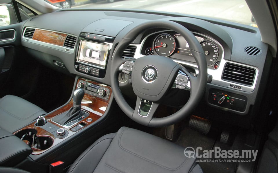 Volkswagen Touareg Mk2 (2010) Interior