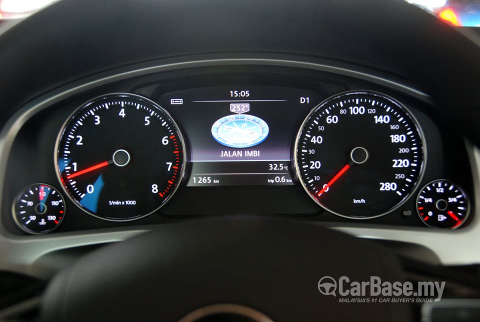 Volkswagen Touareg Mk2 (2010) Interior