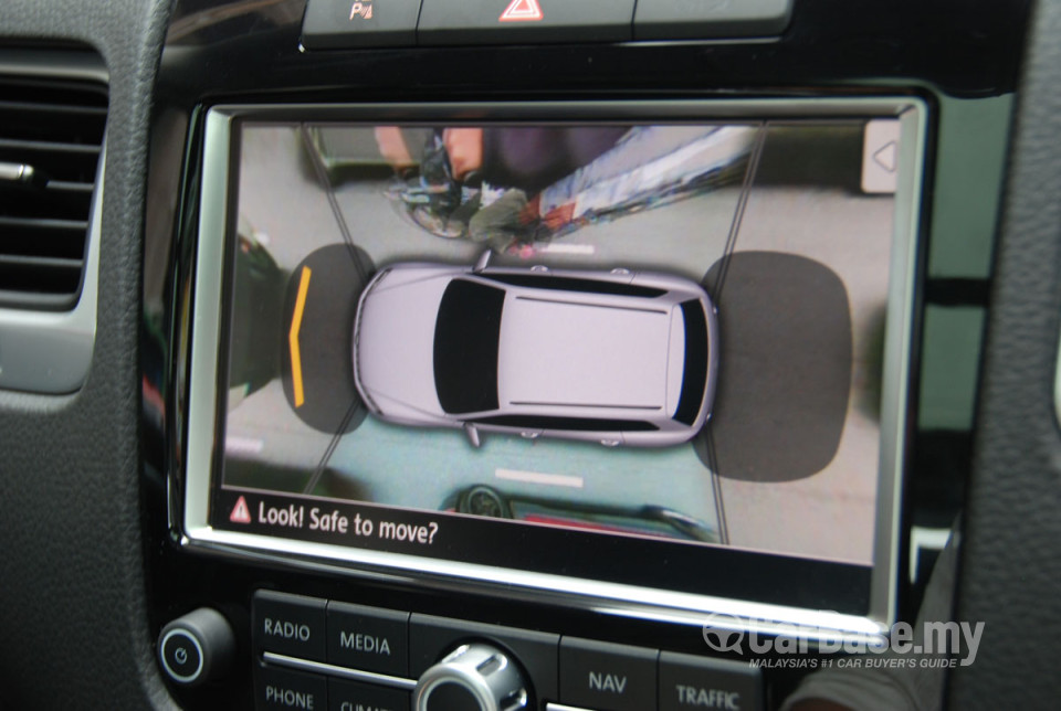 Volkswagen Touareg Mk2 (2010) Interior