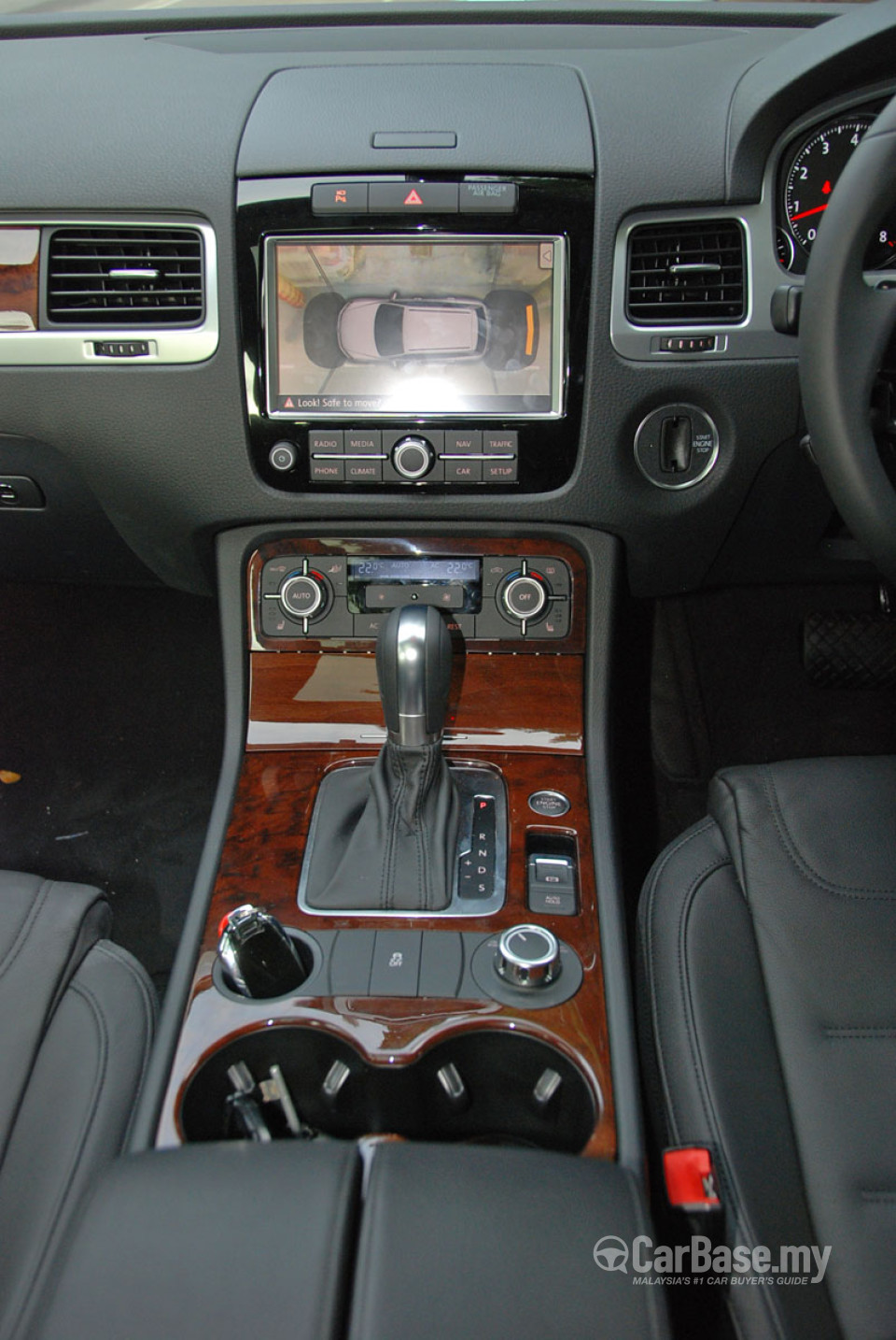 Volkswagen Touareg Mk2 (2010) Interior