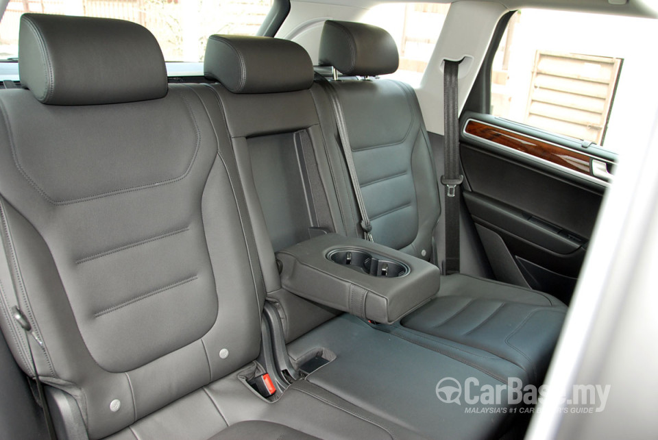 Volkswagen Touareg Mk2 (2010) Interior