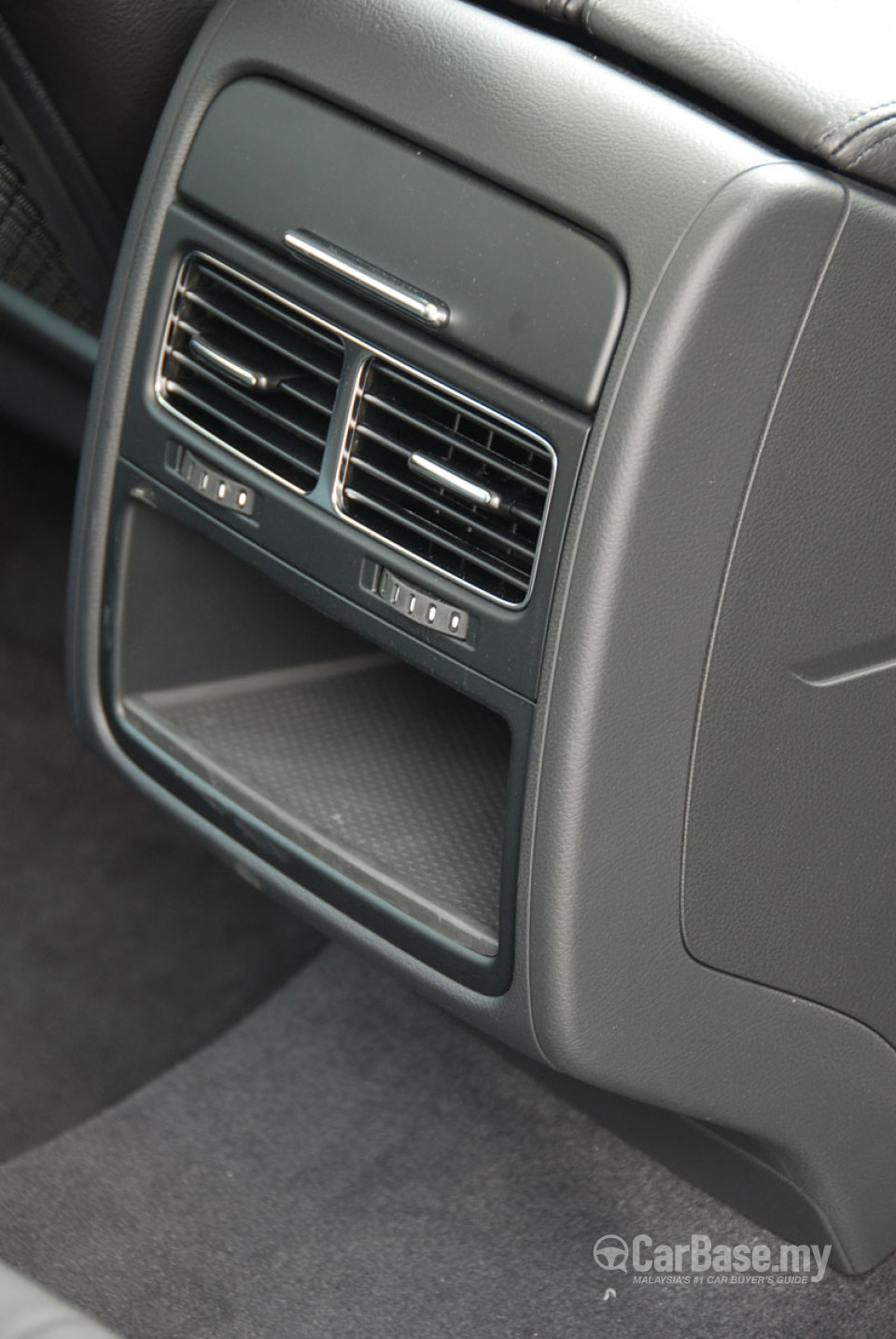 Volkswagen Touareg Mk2 (2010) Interior
