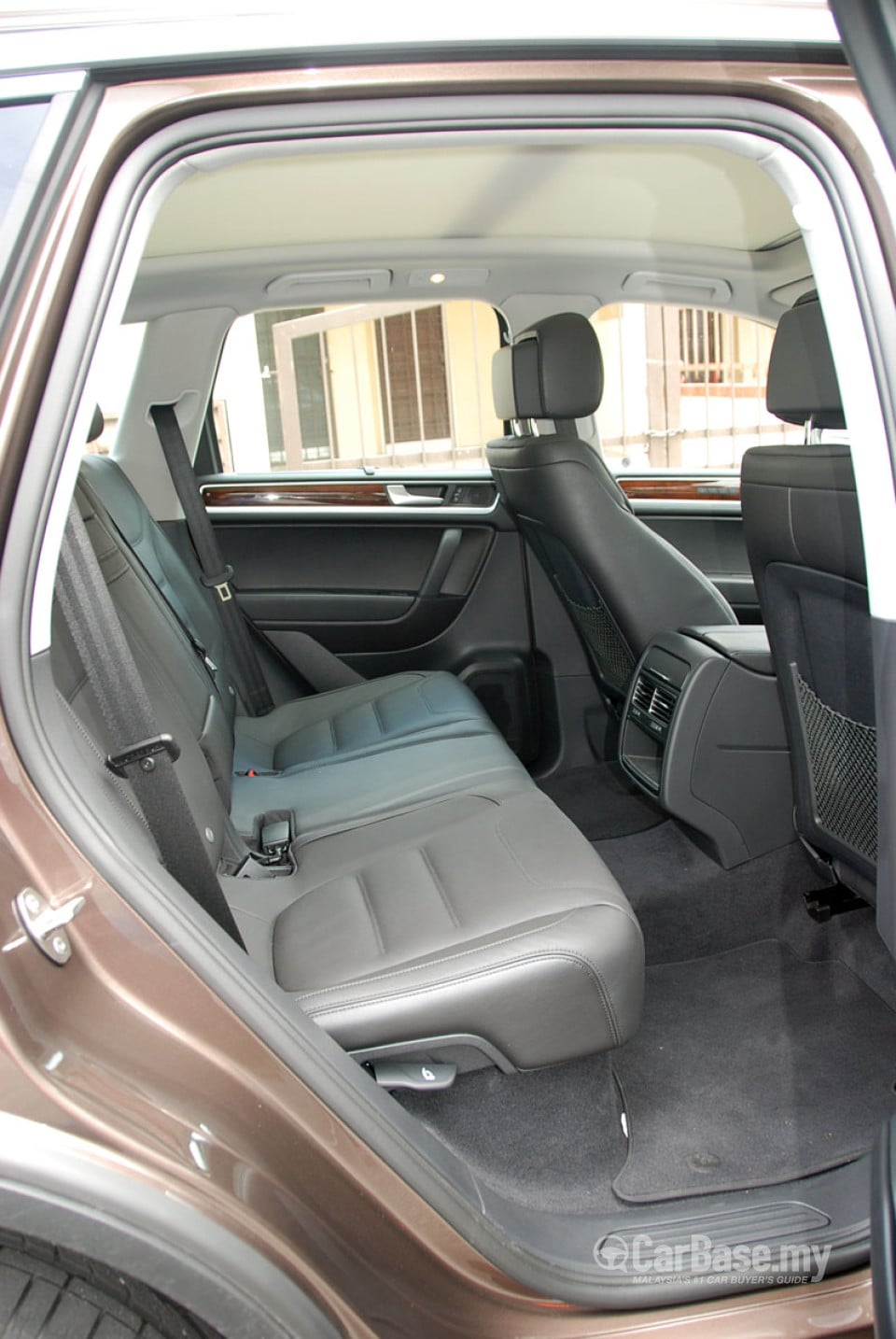 Volkswagen Touareg Mk2 (2010) Interior