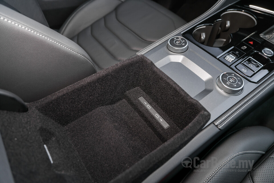 Volkswagen Touareg CR Facelift (2024) Interior