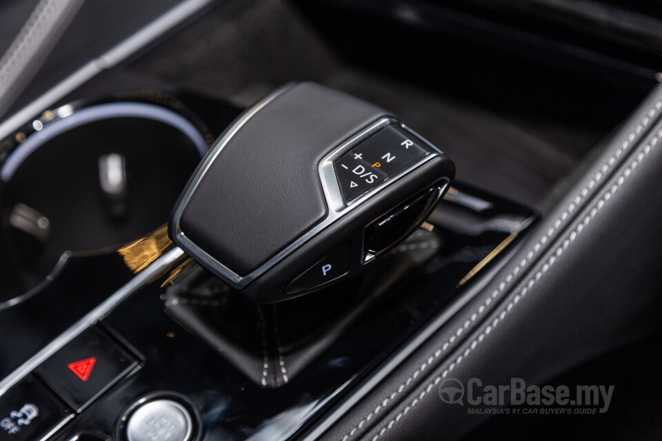 Volkswagen Touareg CR Facelift (2024) Interior