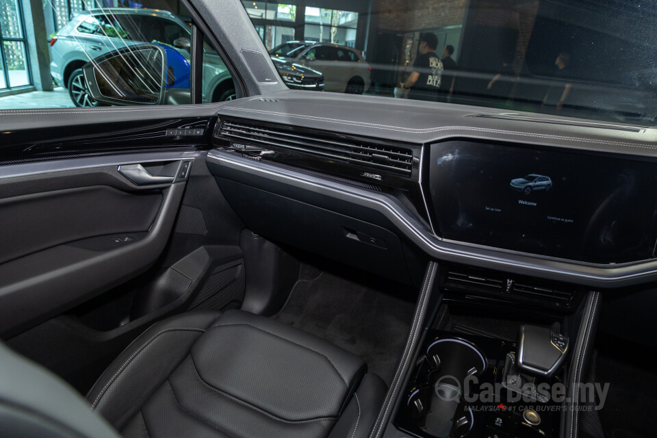 Volkswagen Touareg CR Facelift (2024) Interior