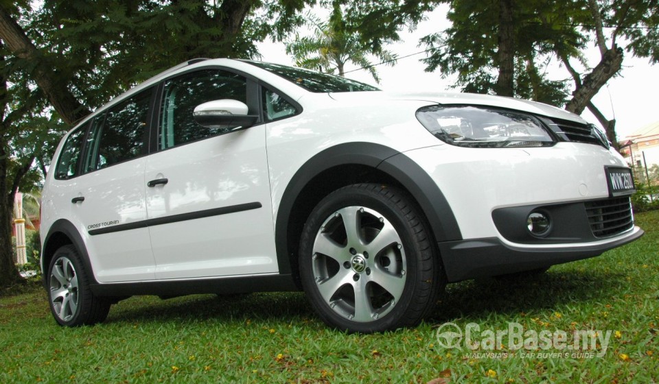 Volkswagen Cross Touran Mk2 (2011) Exterior