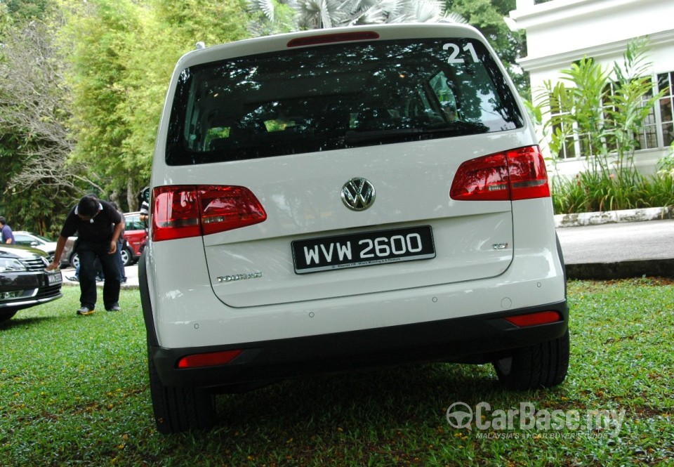 Volkswagen Cross Touran Mk2 (2011) Exterior