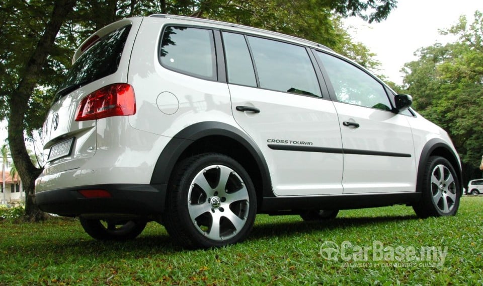 Volkswagen Cross Touran Mk2 (2011) Exterior