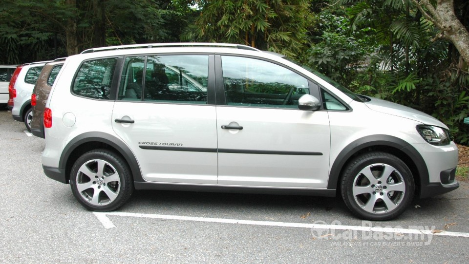 Volkswagen Cross Touran Mk2 (2011) Exterior